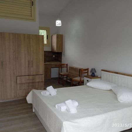 Evoikos Beach & Resort Livanátai エクステリア 写真