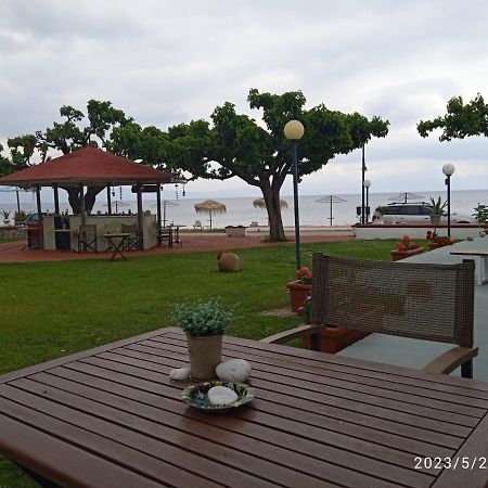 Evoikos Beach & Resort Livanátai エクステリア 写真