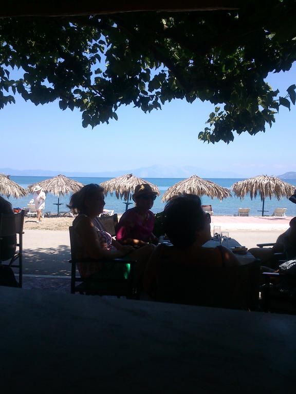 Evoikos Beach & Resort Livanátai エクステリア 写真