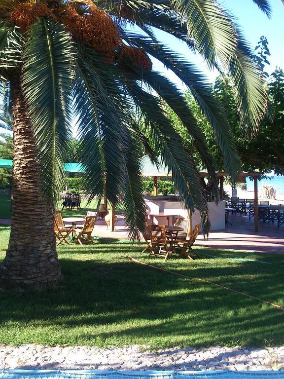 Evoikos Beach & Resort Livanátai エクステリア 写真