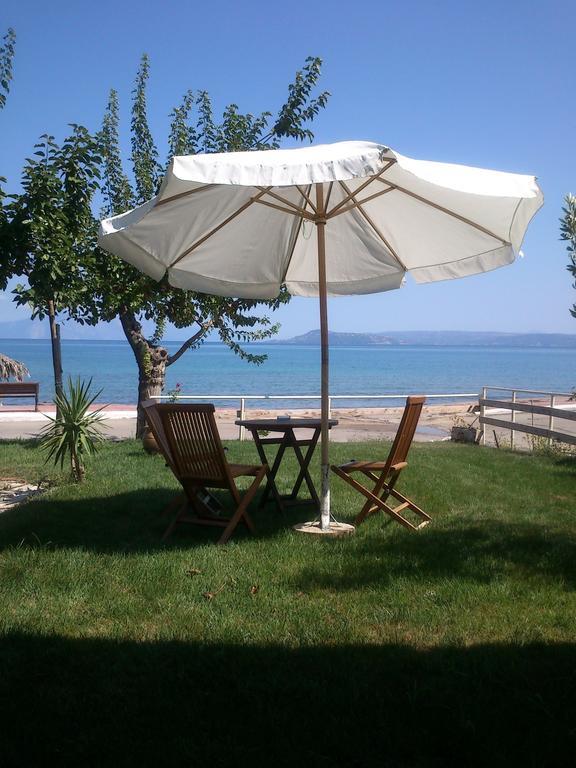 Evoikos Beach & Resort Livanátai エクステリア 写真